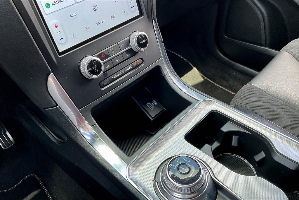 Used 2022 Ford Edge ST image 32