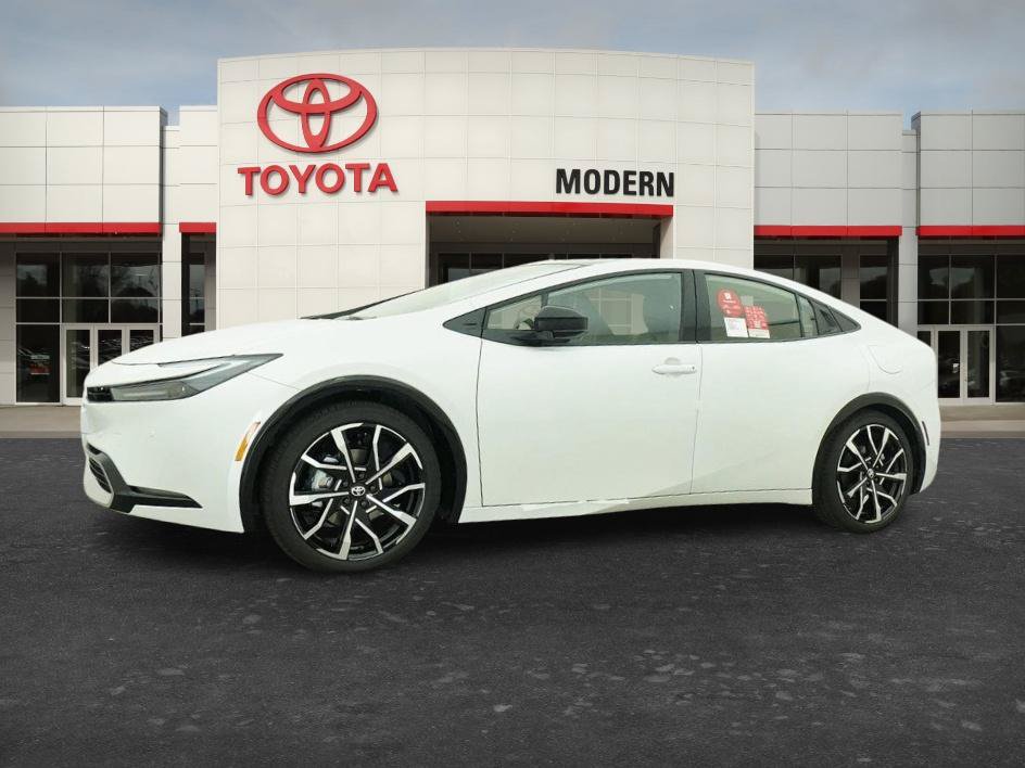 New 2027 Toyota Prius Plug-In Hybrid FWD image 4
