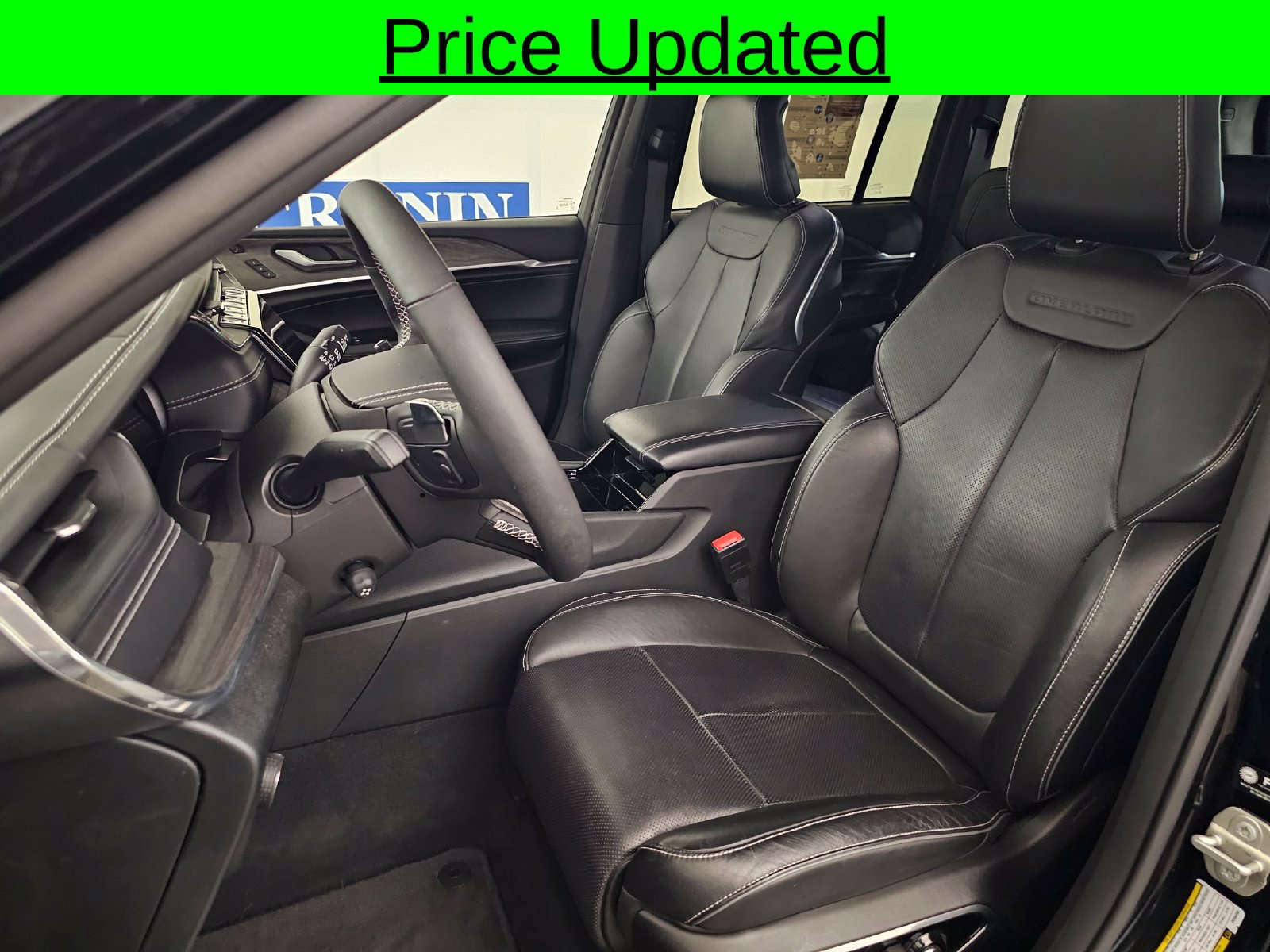 Used 2023 Jeep Grand Cherokee Overland w/ Luxury Tech Group IV AWD/4WD image 6