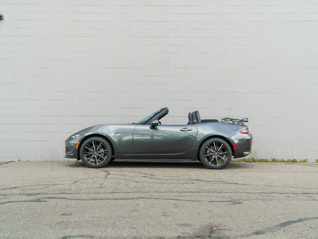 Used 2024 MAZDA MX-5 Miata Grand Touring w/ Weather Package RWD image 2