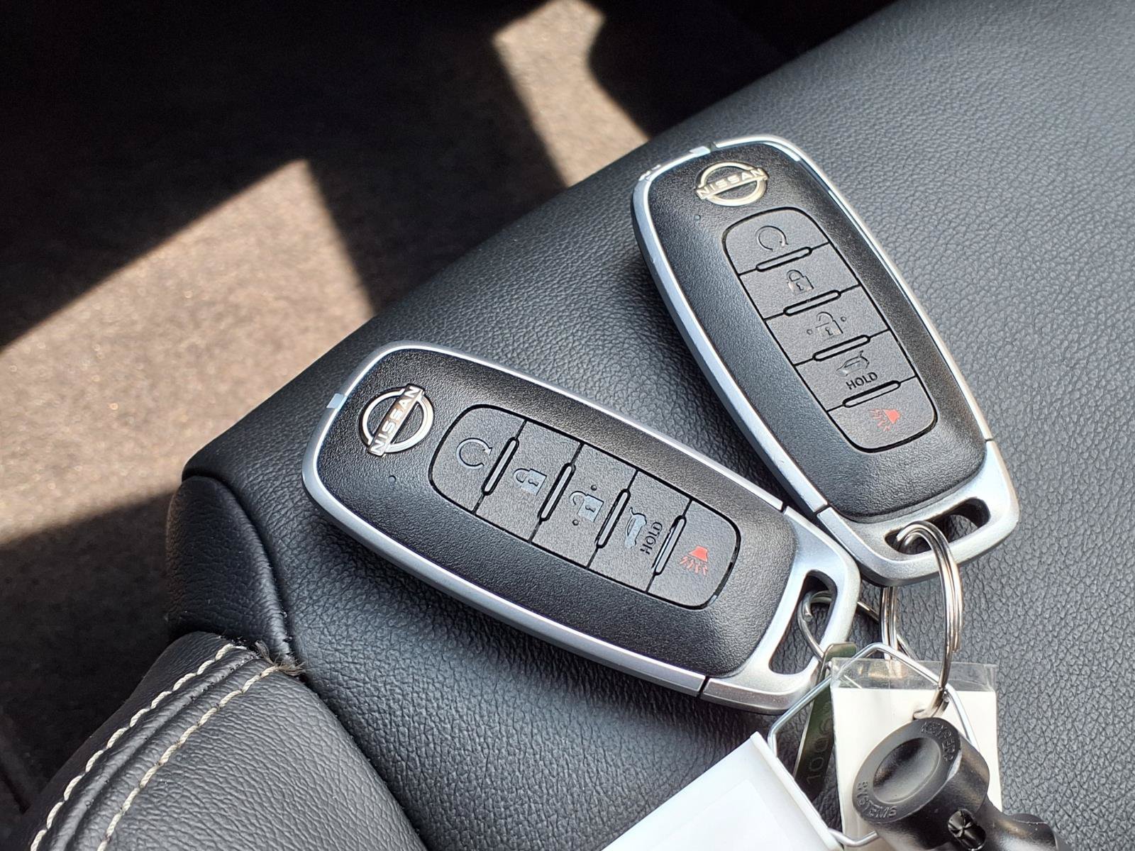 Used 2023 Nissan Rogue SL AWD/4WD image 14