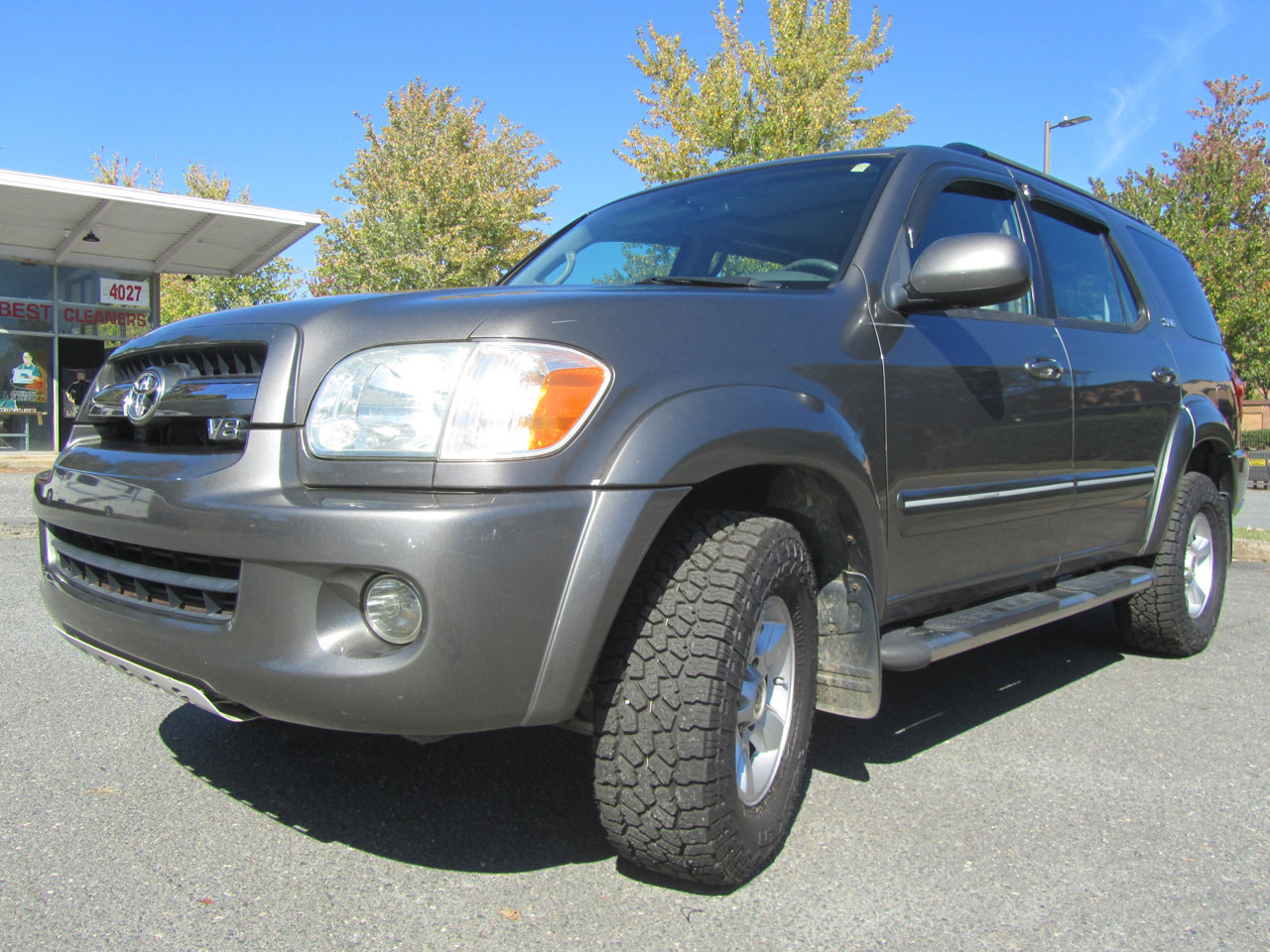 Used 2006 Toyota Sequoia SR5 image 6