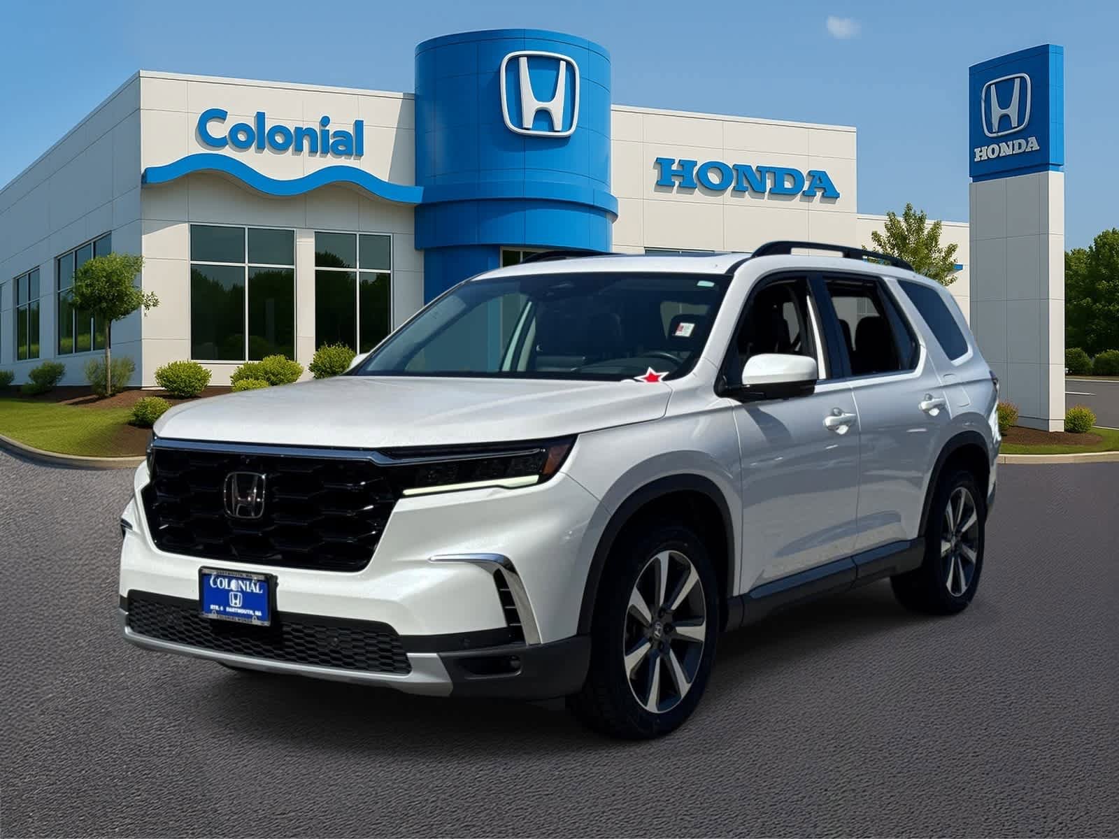 Used 2025 Honda Pilot Elite image 1