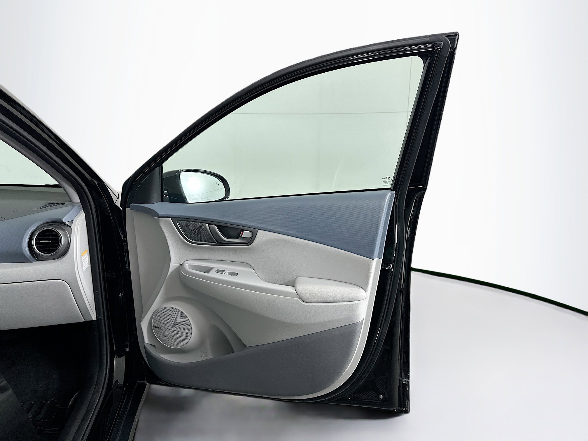 Used 2021 Hyundai Kona Ultimate w/ Cargo Package image 33