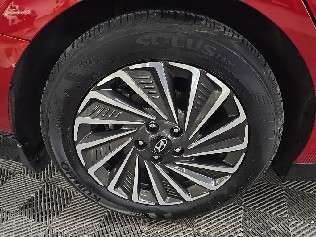 Used 2024 Hyundai Sonata Limited image 17