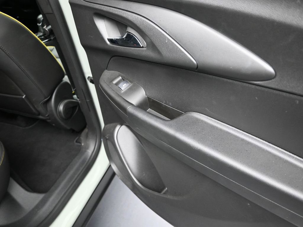 Used 2025 Chevrolet TrailBlazer ACTIV w/ Convenience Package image 21