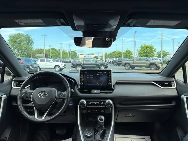 Used 2022 Toyota RAV4 XSE w/ XSE Grade Weather Package AWD/4WD image 14