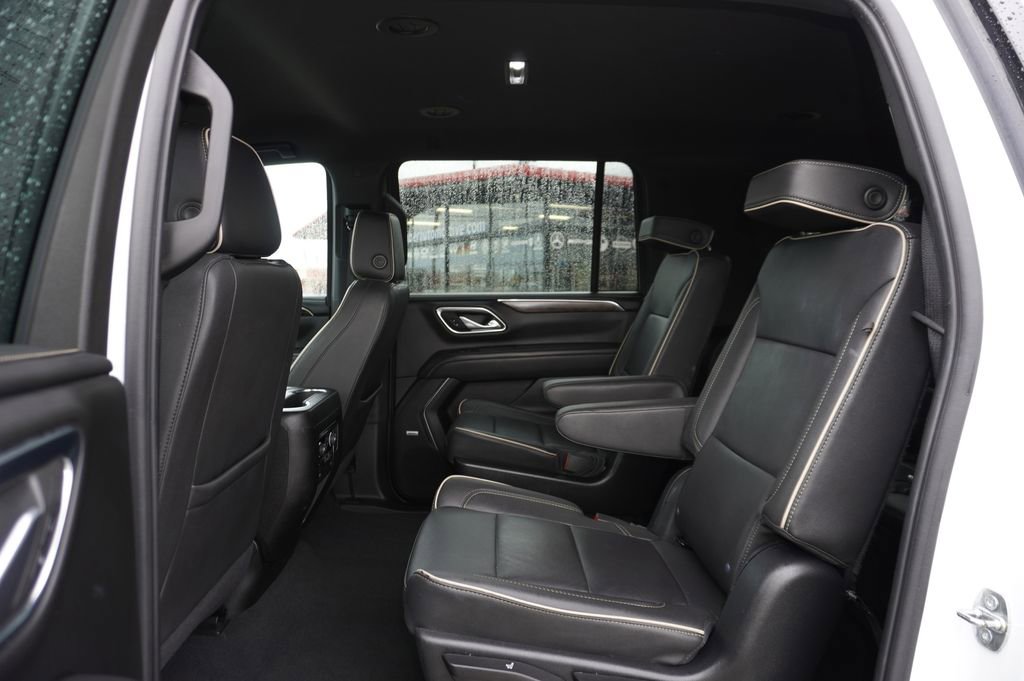 Used 2023 Chevrolet Suburban Premier image 26