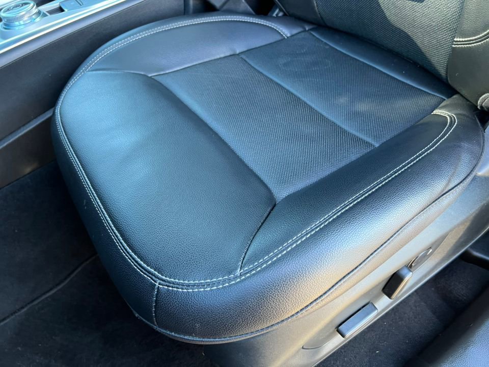 Certified 2023 Ford Explorer Limited w/ Limited Technology Package image 12