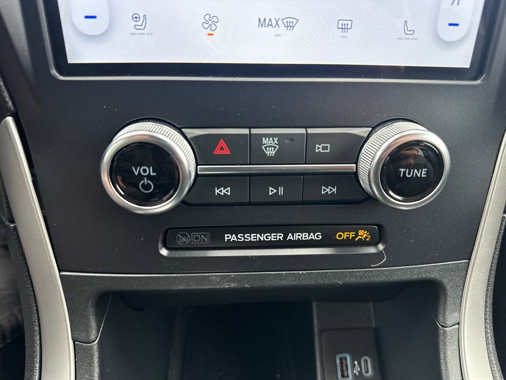 Used 2024 Ford Edge ST-Line image 13