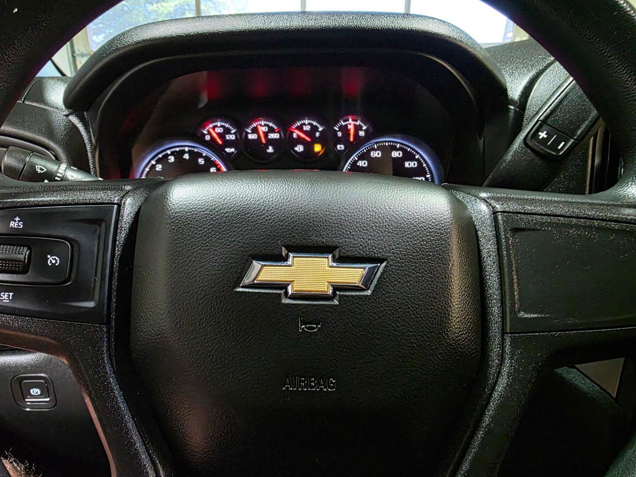 Used 2020 Chevrolet Silverado 1500 Custom w/ Custom Value Package AWD/4WD image 28