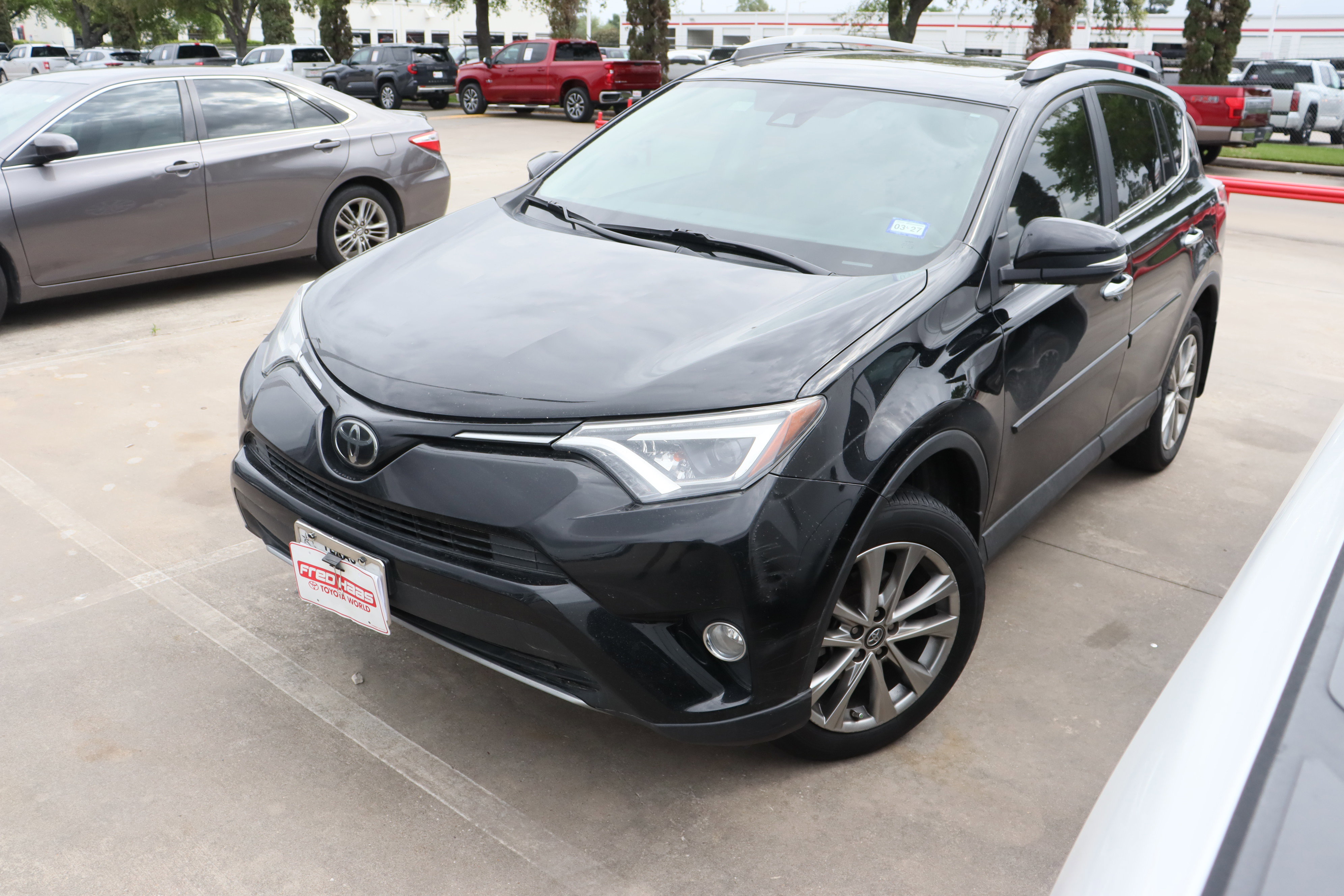 Used 2018 Toyota RAV4 Limited image 3
