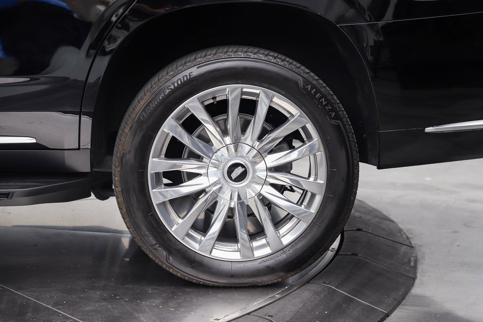 Used 2021 Cadillac Escalade Premium Luxury AWD/4WD image 12