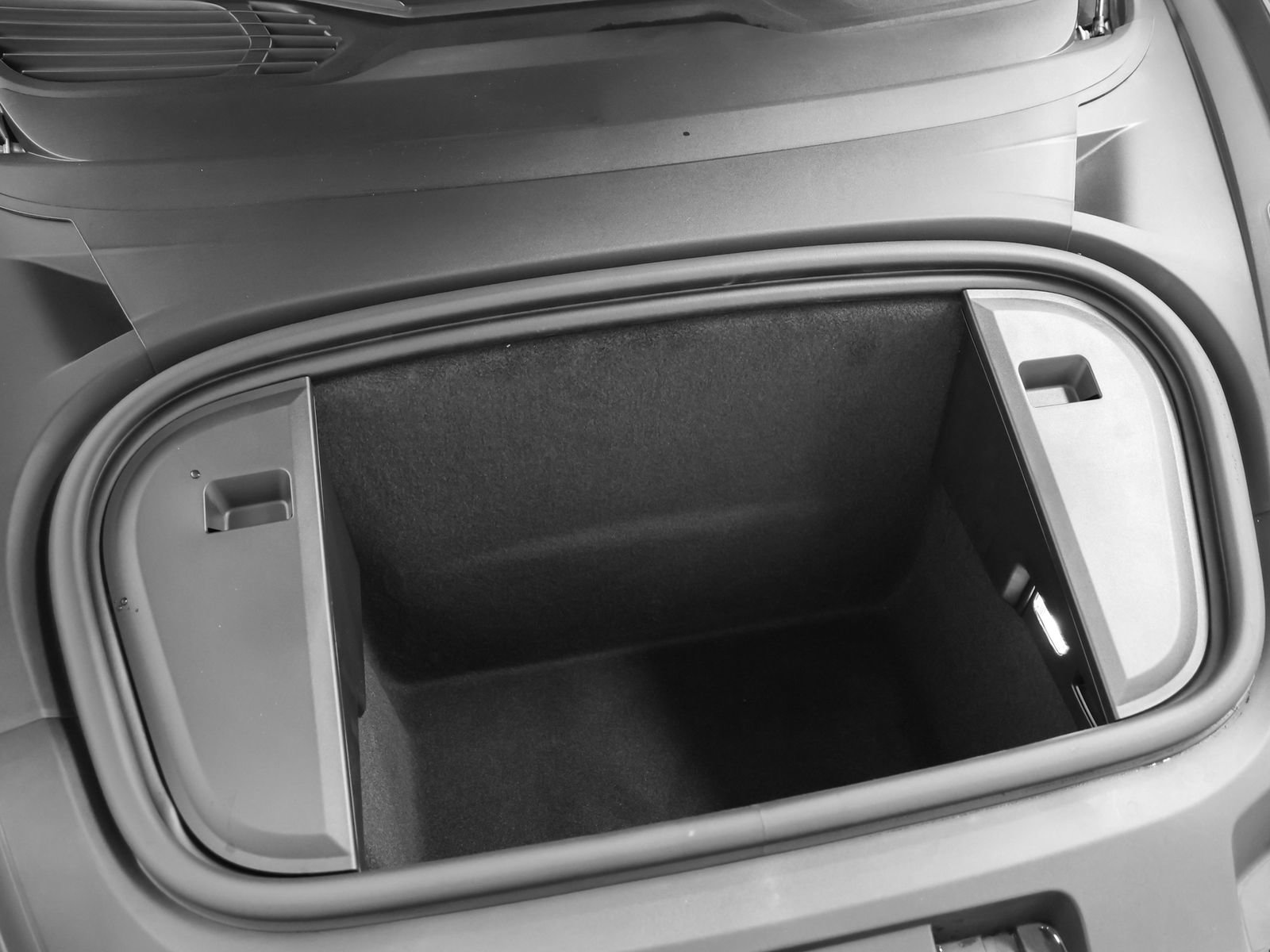New 2026 Porsche Taycan RWD image 16