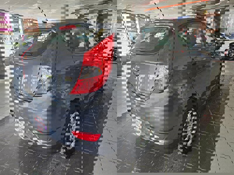 Used 2012 Hyundai Accent GS image 4