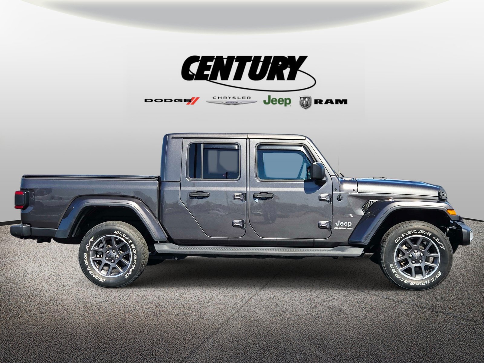 Used 2020 Jeep Gladiator Overland w/ Popular Equipment Package AWD/4WD image 2