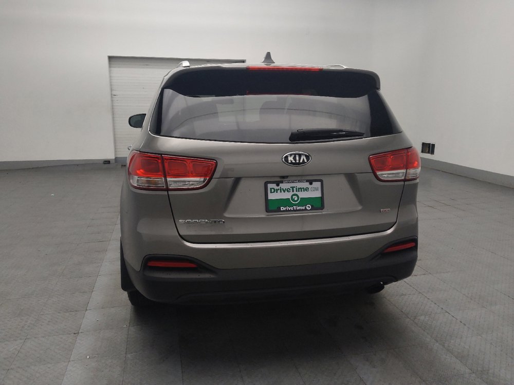 Used 2018 Kia Sorento FWD image 6