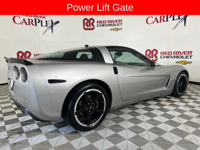 Used 2005 Chevrolet Corvette Coupe w/ Preferred Equipment Group RWD image 8