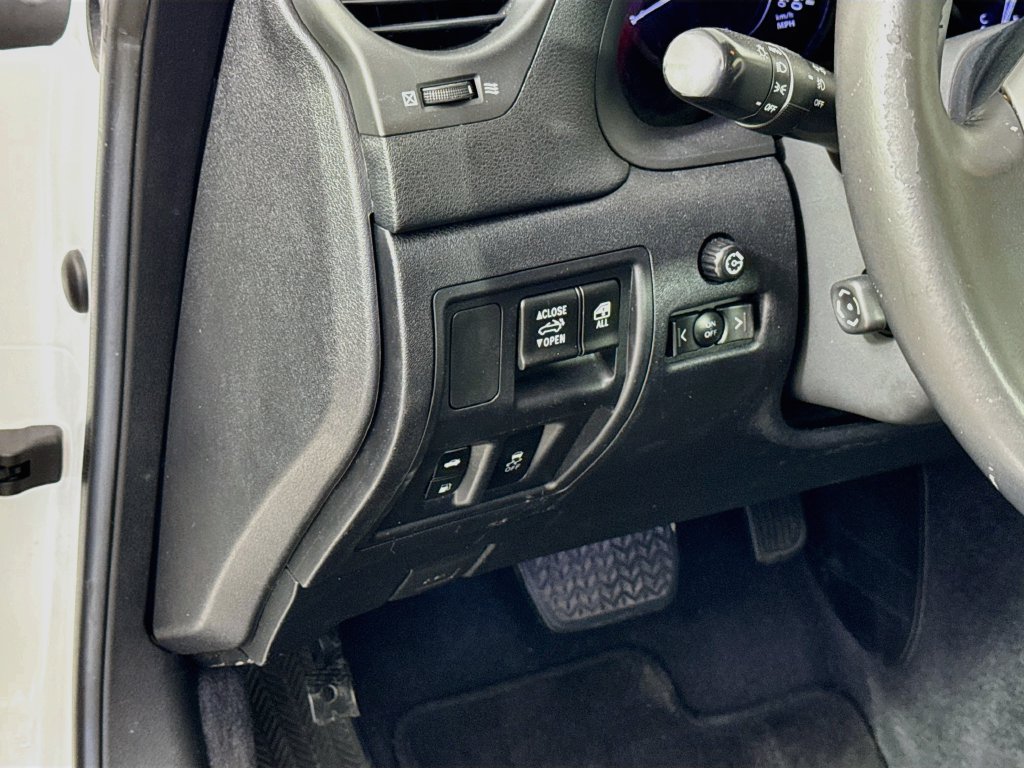 Used 2014 Lexus IS 250C w/ Luxury Package RWD image 10