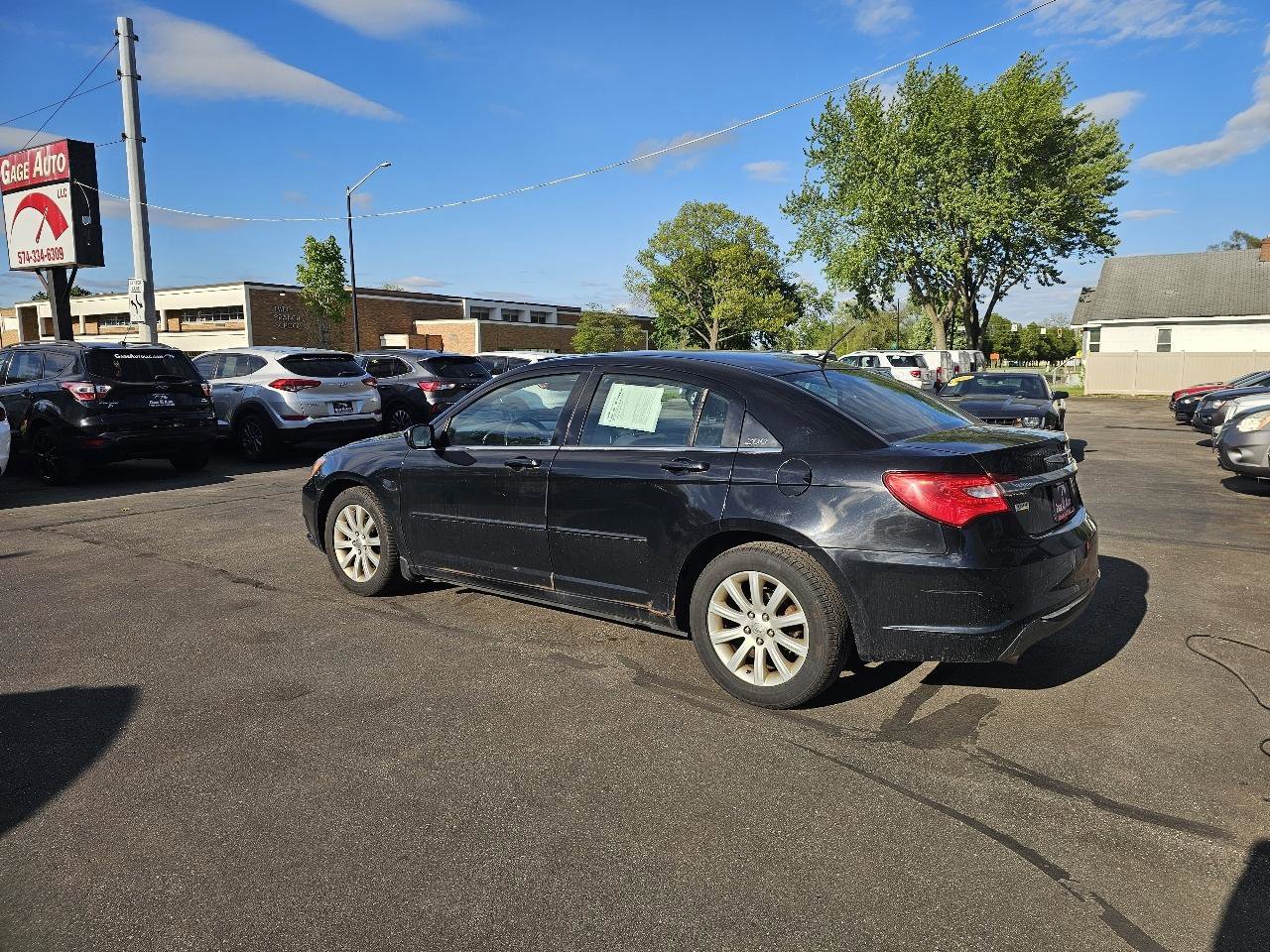 Used 2013 Chrysler 200 Touring FWD image 7
