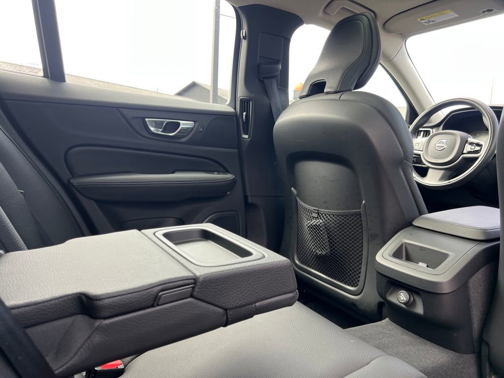 Used 2020 Volvo V60 T5 Momentum FWD image 25