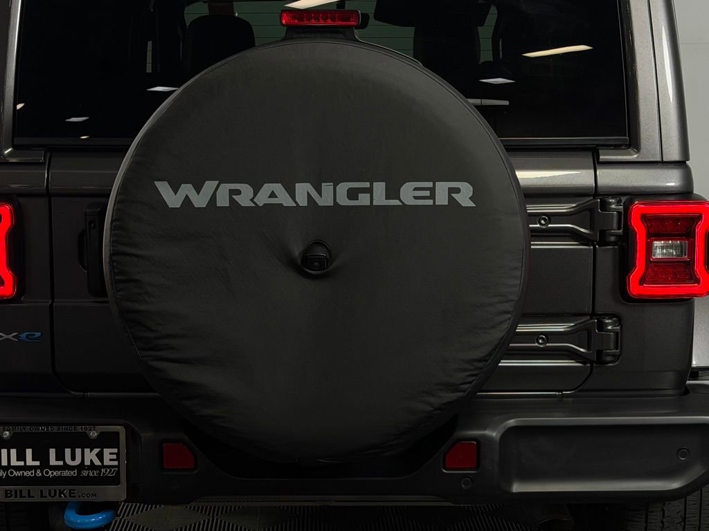 Used 2022 Jeep Wrangler Unlimited Sahara w/ Safety Group image 13