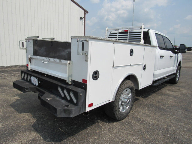 Used 2023 Ford F350 XLT w/ FX4 Off-Road Package AWD/4WD image 3