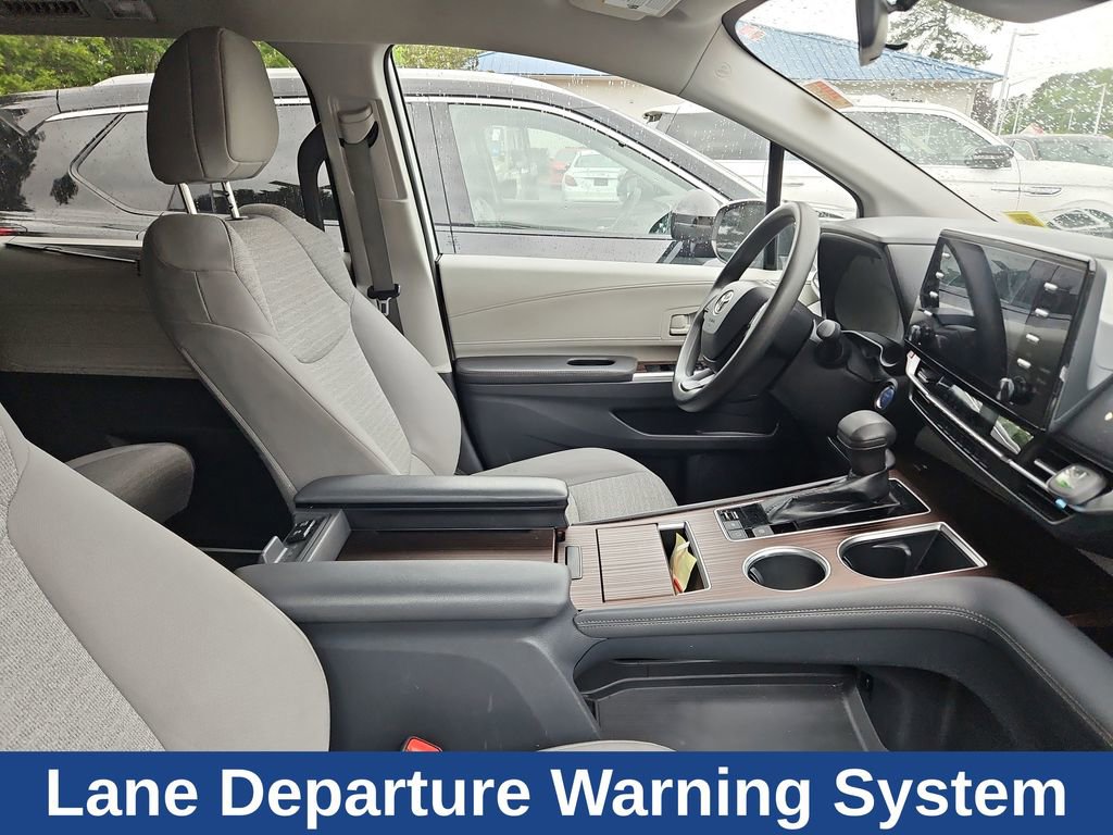 Used 2022 Toyota Sienna LE FWD image 9