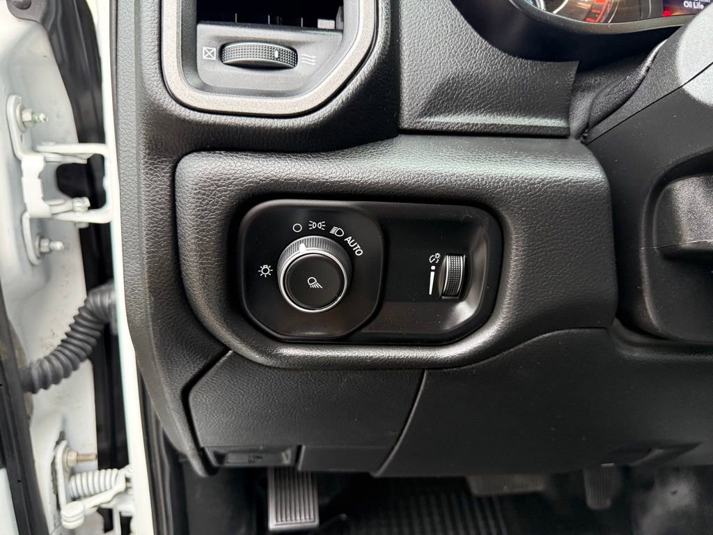 Used 2022 RAM 2500 Tradesman w/ Chrome Appearance Group image 7