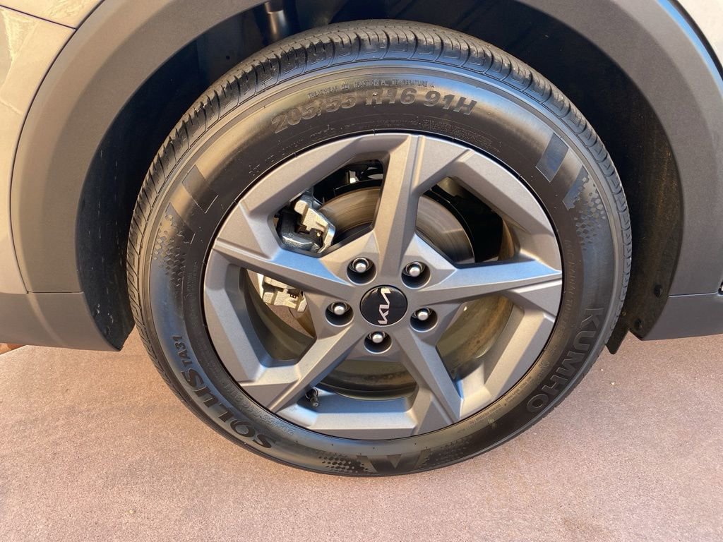 Certified 2025 Kia K4 FWD image 35