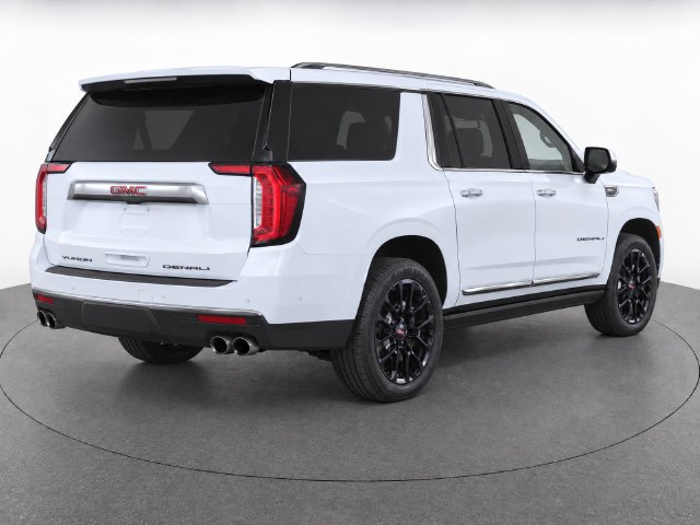Used 2024 GMC Yukon XL Denali w/ Denali Reserve Package AWD/4WD image 4