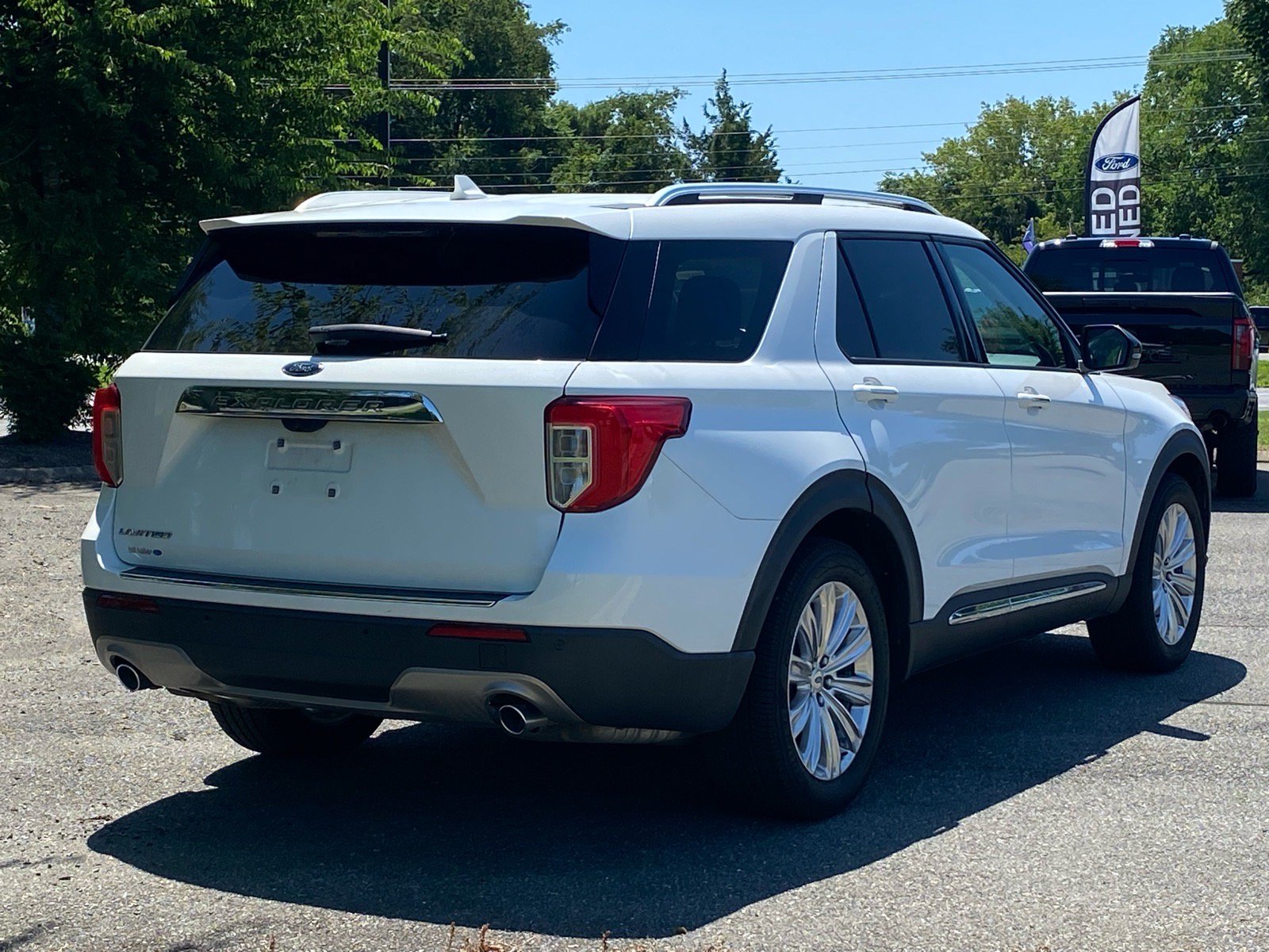 Certified 2020 Ford Explorer Limited RWD image 4
