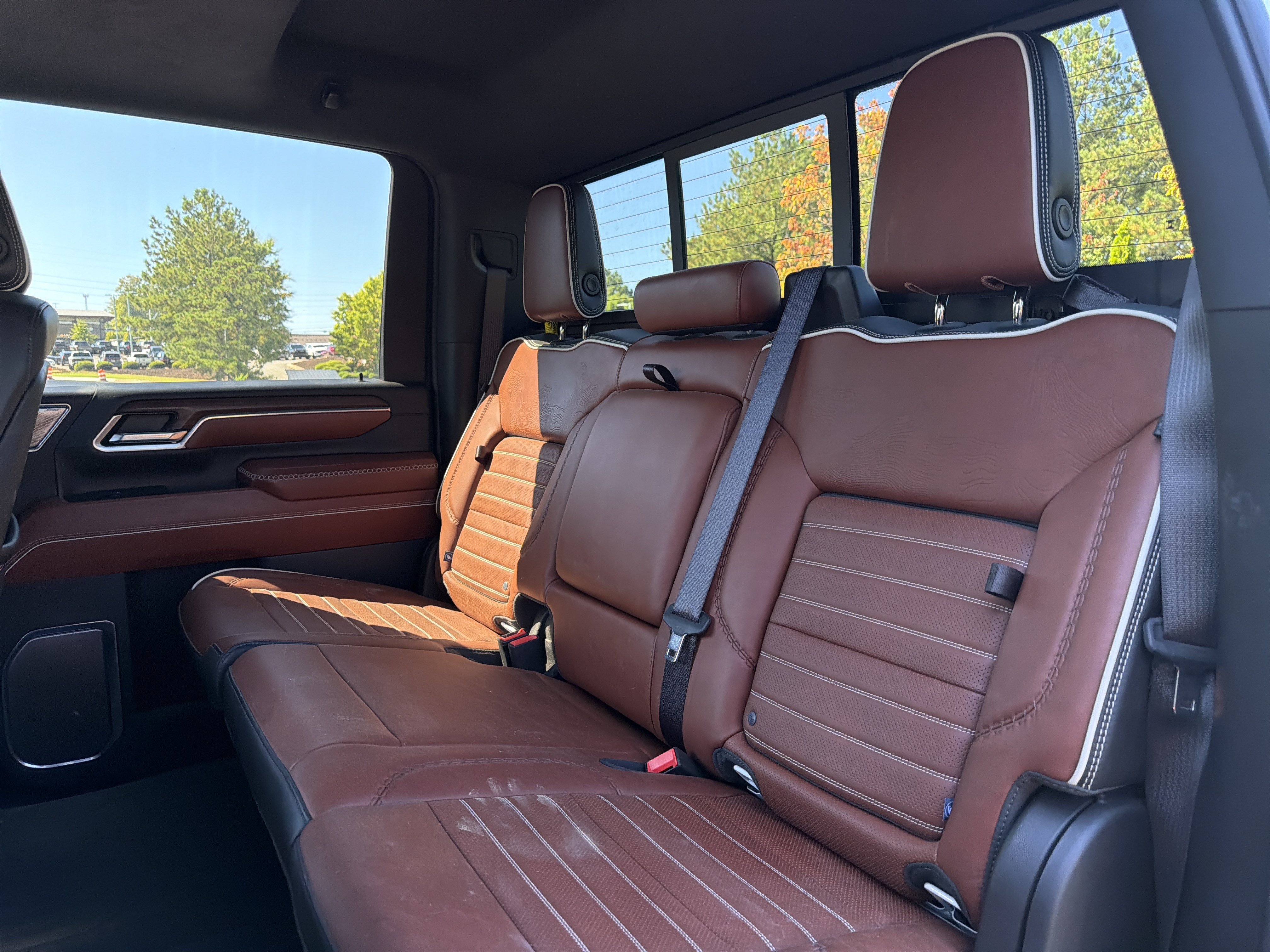Used 2024 GMC Sierra 3500 Denali Ultimate AWD/4WD image 9