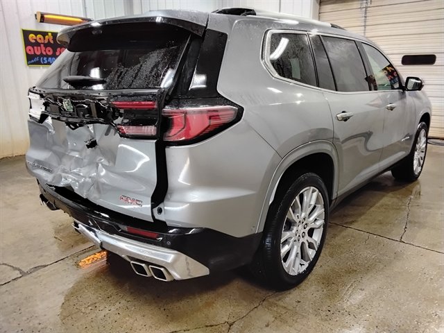 Used 2025 GMC Acadia Denali w/ Super Cruise Package image 3
