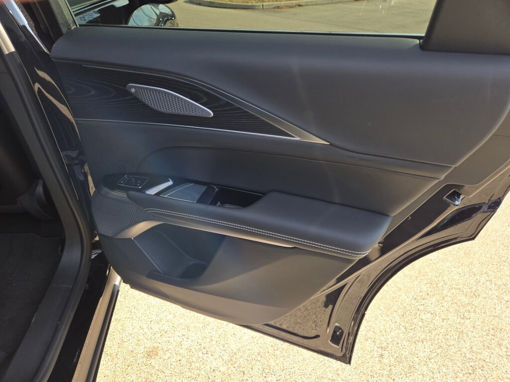 New 2026 Cadillac Lyriq Signature Sport image 9