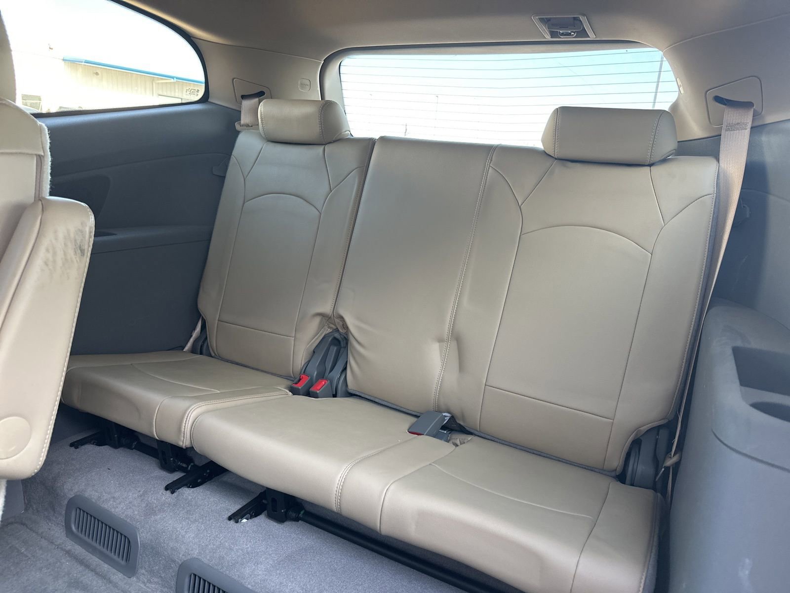 Used 2012 Chevrolet Traverse LT image 17