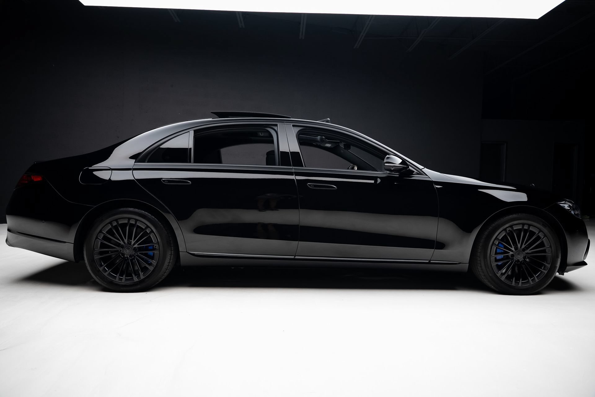 Used 2024 Mercedes-Benz S 580e 4MATIC Sedan w/ Warmth & Comfort Package image 36
