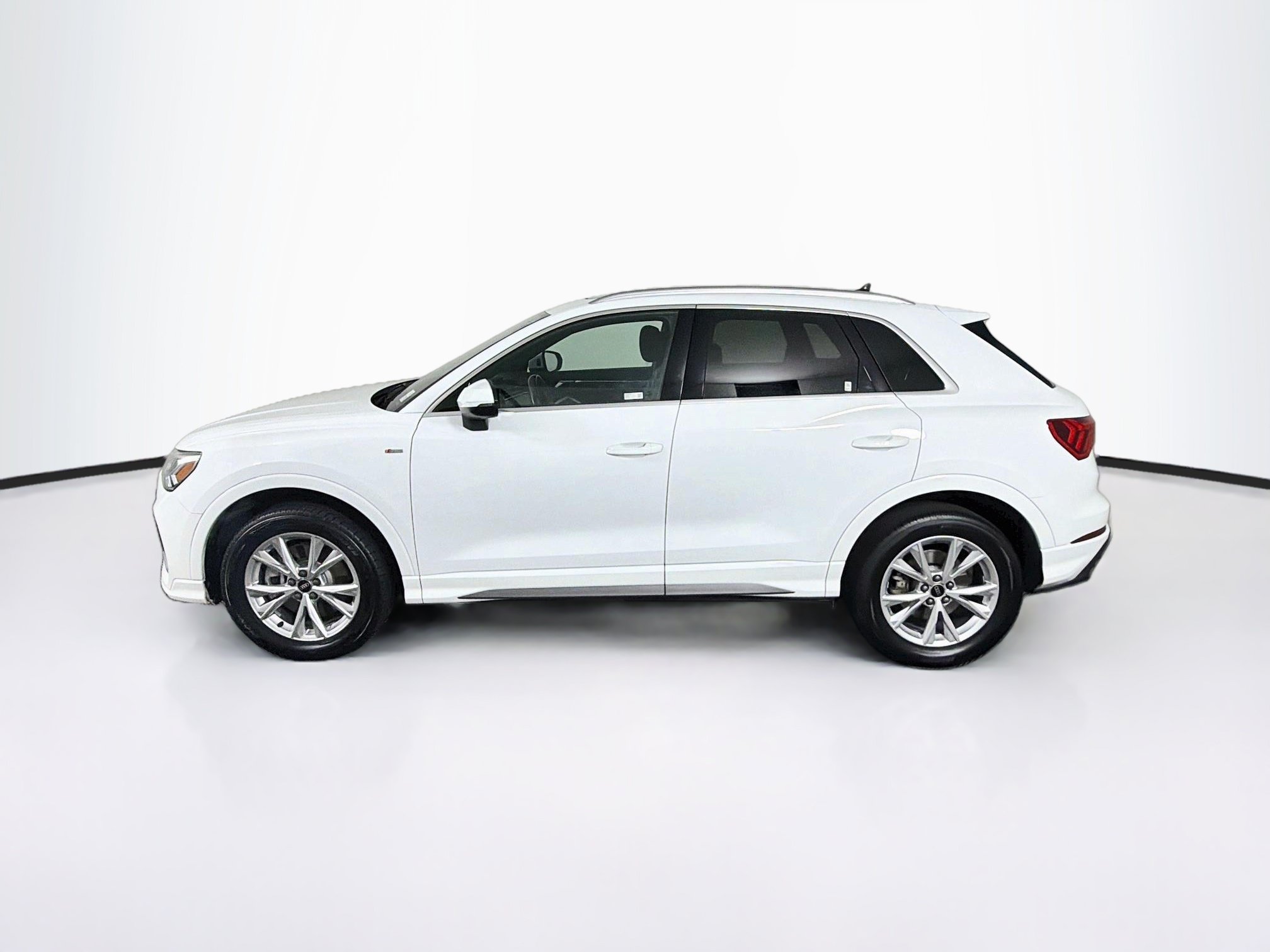 Used 2025 Audi Q3 2.0T Premium AWD/4WD image 4