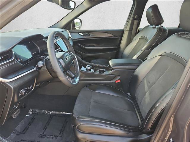 Used 2024 Jeep Grand Cherokee Altitude AWD/4WD image 21