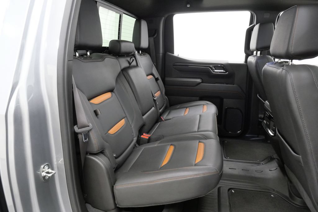 Used 2024 GMC Sierra 1500 AT4 w/ Technology Package AWD/4WD image 18