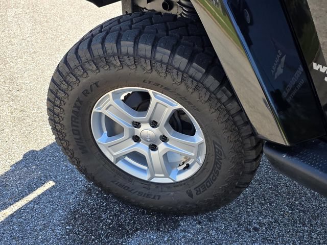 Used 2014 Jeep Wrangler Unlimited Sahara AWD/4WD image 31