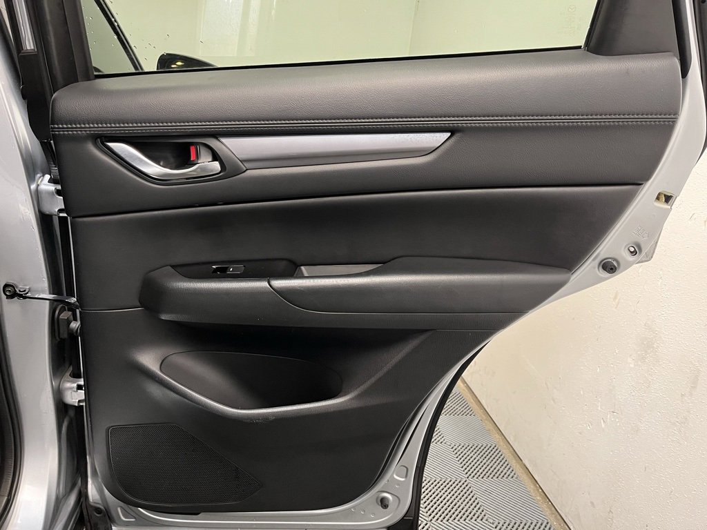 Used 2019 MAZDA CX-5 Touring image 18