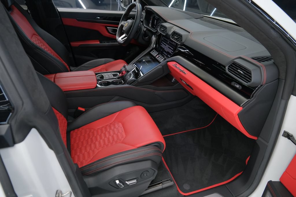 Used 2022 Lamborghini Urus AWD/4WD image 47