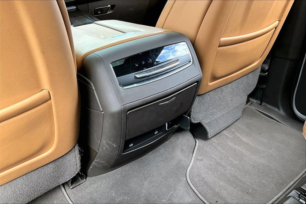 Used 2023 Cadillac Escalade ESV Premium Luxury AWD/4WD image 25
