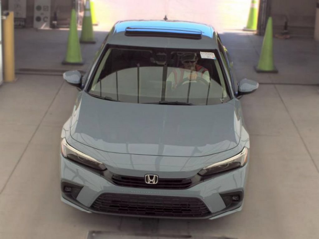 Used 2023 Honda Civic Touring image 2