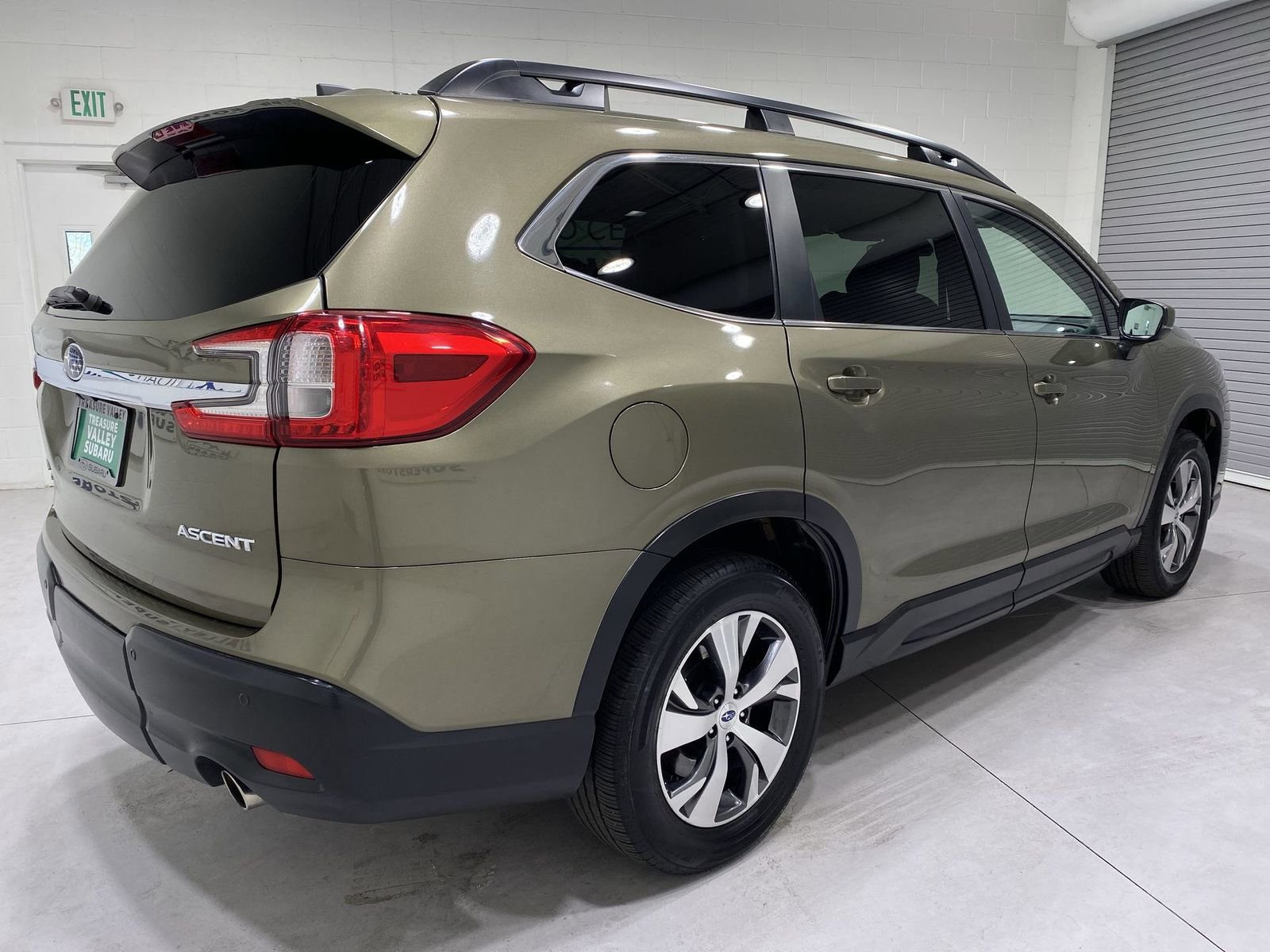 Used 2025 Subaru Ascent Premium AWD/4WD image 8