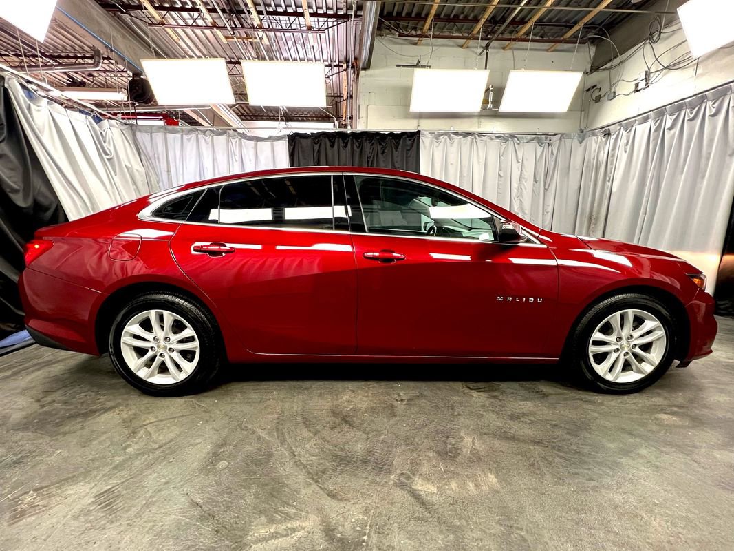 Used 2018 Chevrolet Malibu LT w/ Driver Confidence Package image 5