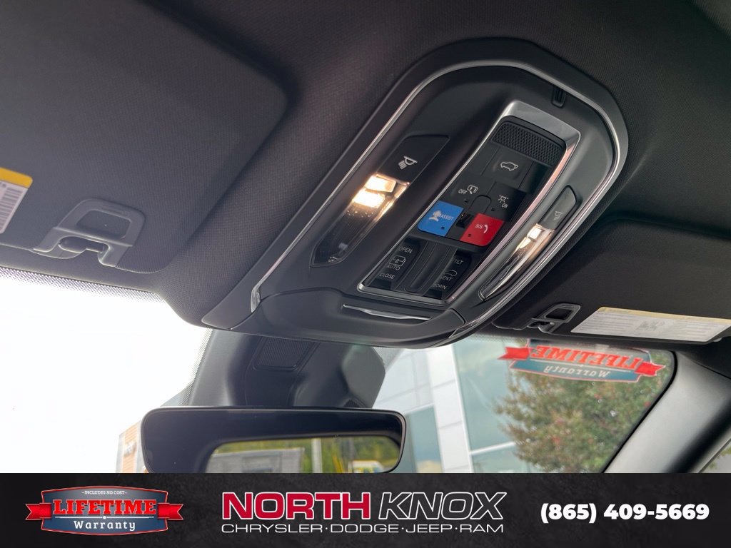 New 2027 Jeep Grand Cherokee 4WD image 9