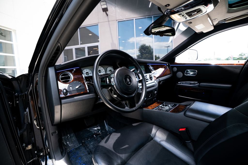 Used 2010 Rolls-Royce Ghost RWD image 28