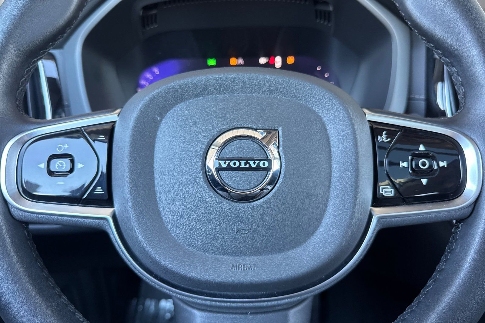 Certified 2023 Volvo XC60 T8 Ultimate image 27